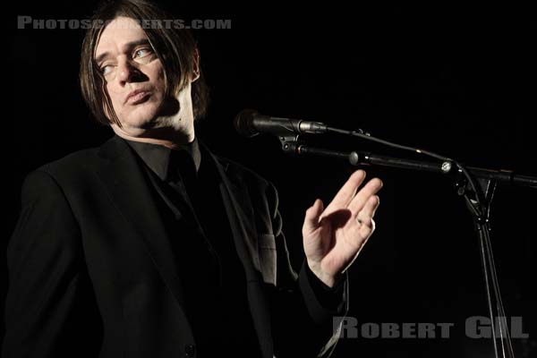 EINSTURZENDE NEUBAUTEN - 2008-05-12 - PARIS - Le Bataclan - Christian Emmerich [Blixa Bargeld]